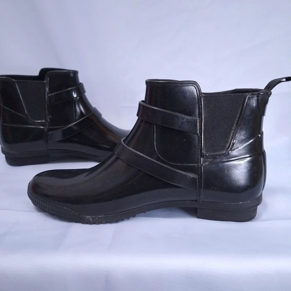 Cougar‎ Black Rubber Ankle Chelsea Rain Boots Women 8 Glossy Buckle Waterproof